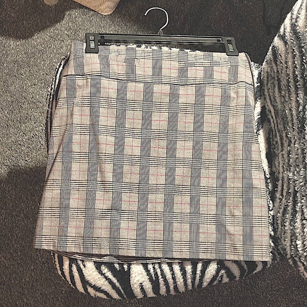 Nothing wrong with the skirt and only worn once